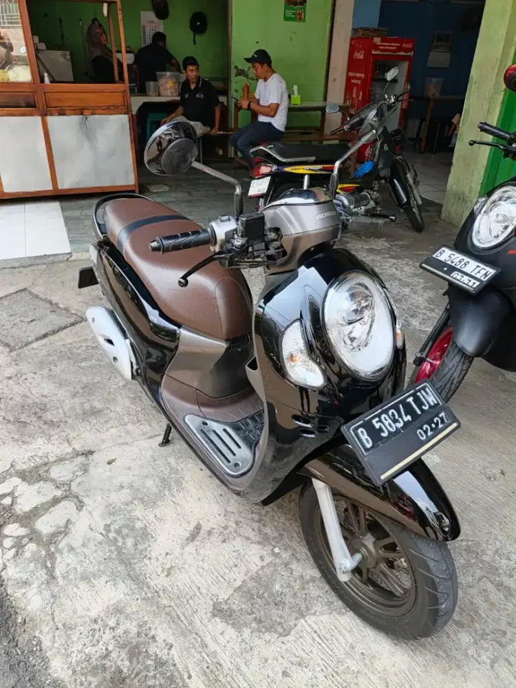 NEW SCOOPY PRESTIGE BLACK SERIES