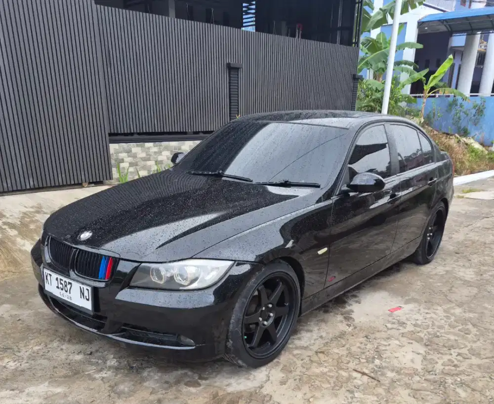 BMW 320i automatic 2006 istimewa.