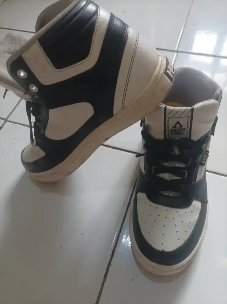 Sepatu aerostret hoop size 42