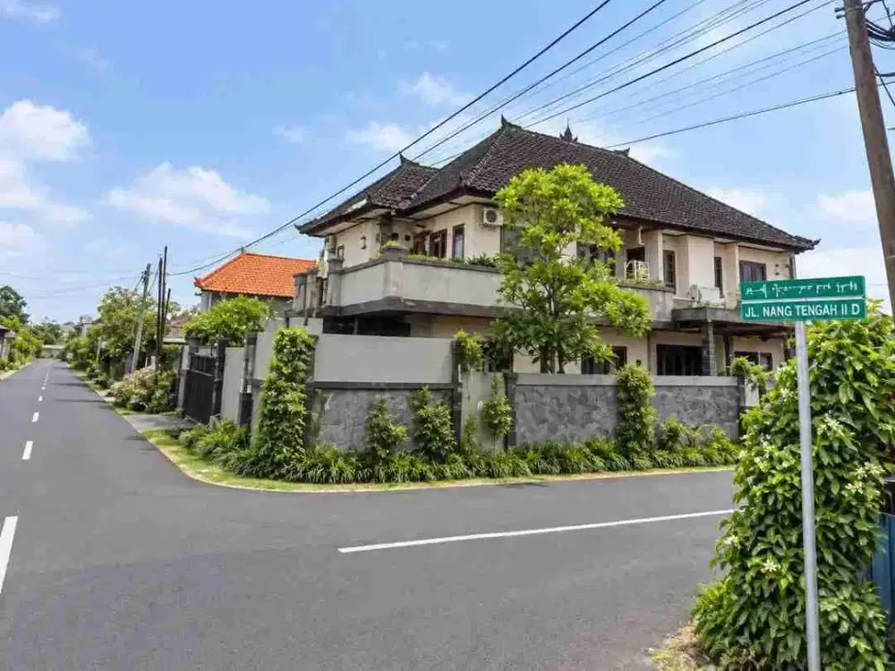 JUAL RUMAH JALAN UTAMA BUNG TOMO DEKAT JALAN GATSU BARAT DENPASAR
( KONDISI PERLU RENOVASI)