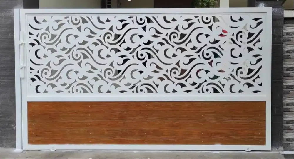 Pintu pagar rumah mewah