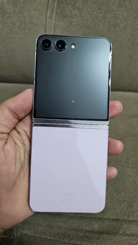 Samsung Galaxy Z Flip 5 Layar Dalam Mati 8/256 Gb Lavender Murah Mulus