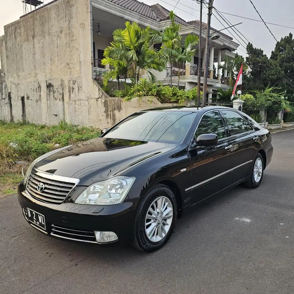 Antik Toyota Crown 3.0 2005 AT
