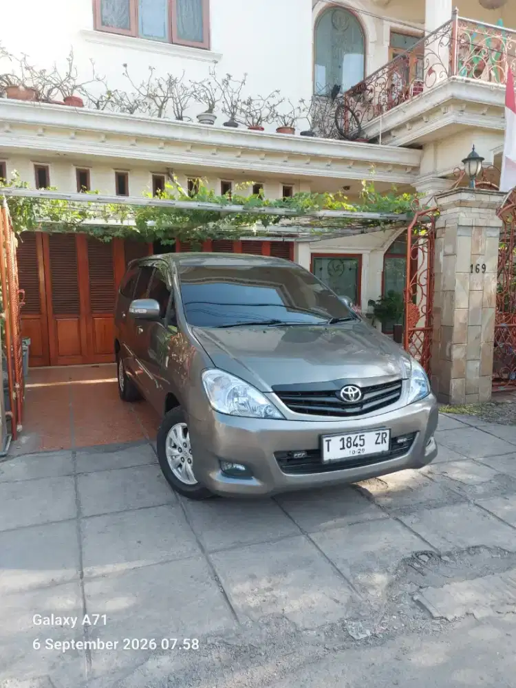 Innova E Matic 2011