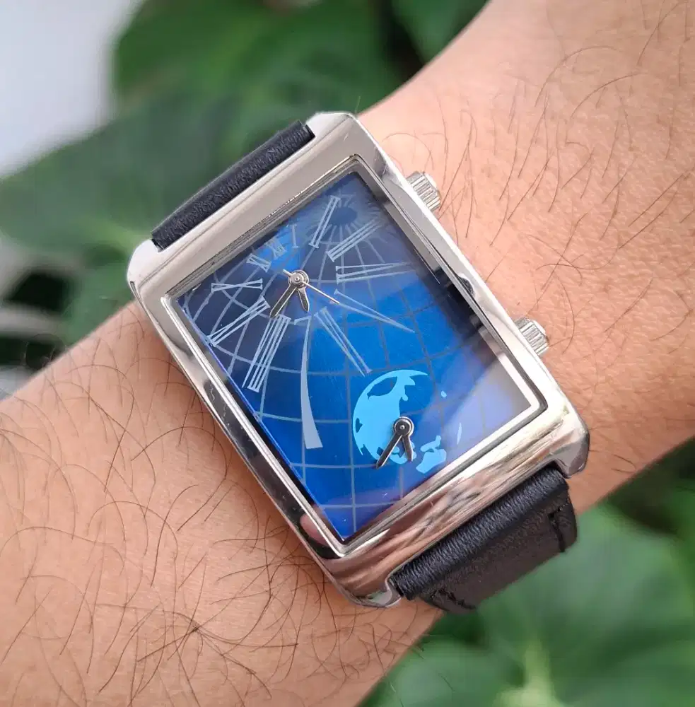 Dual time tank watch