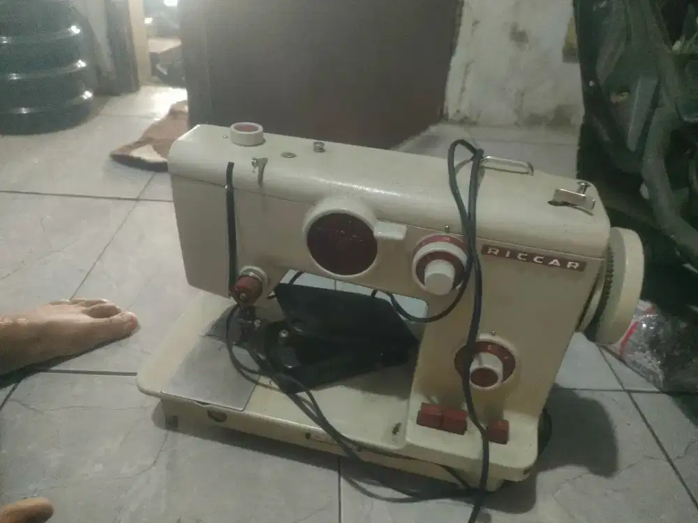 Jual mesin jahit bekas