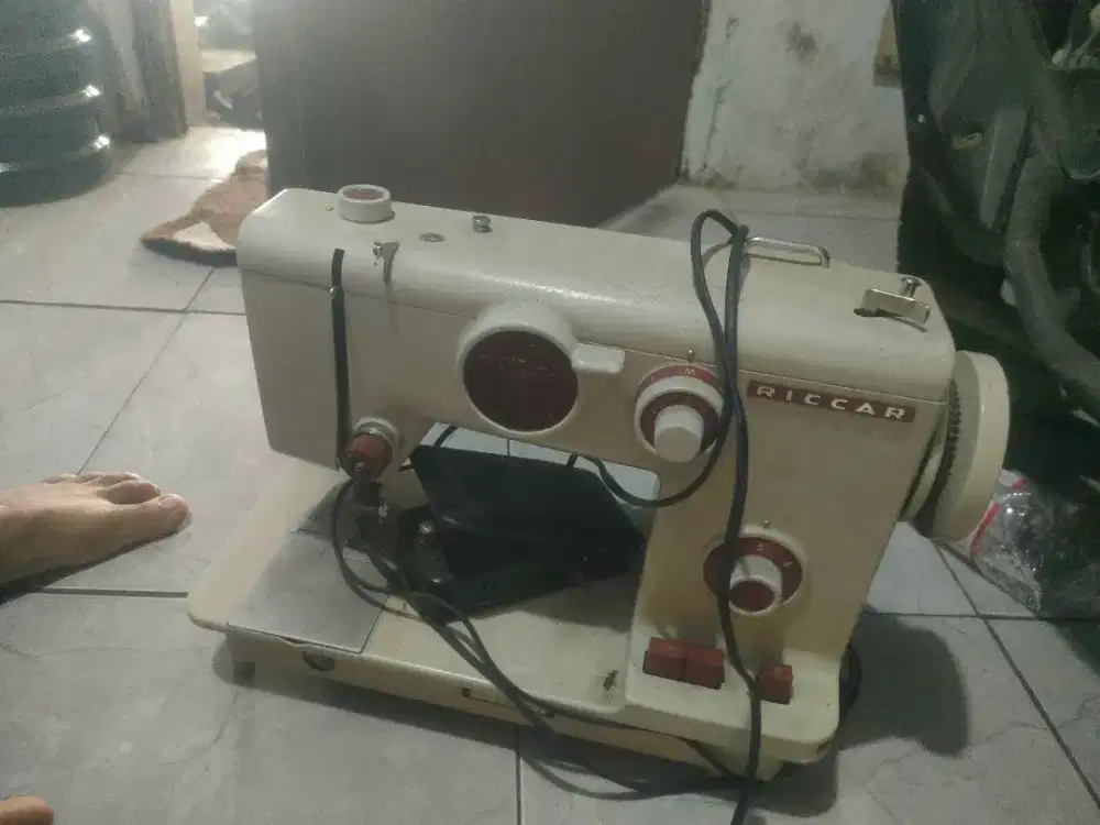Jual mesin jahit bekas