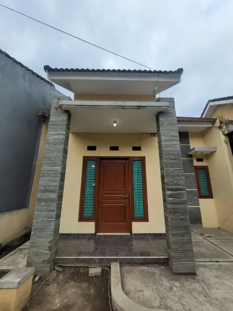 DISEWAKAN RUMAH PRIBADI - PERUMAHAN GOLDEN PARK REGENCY