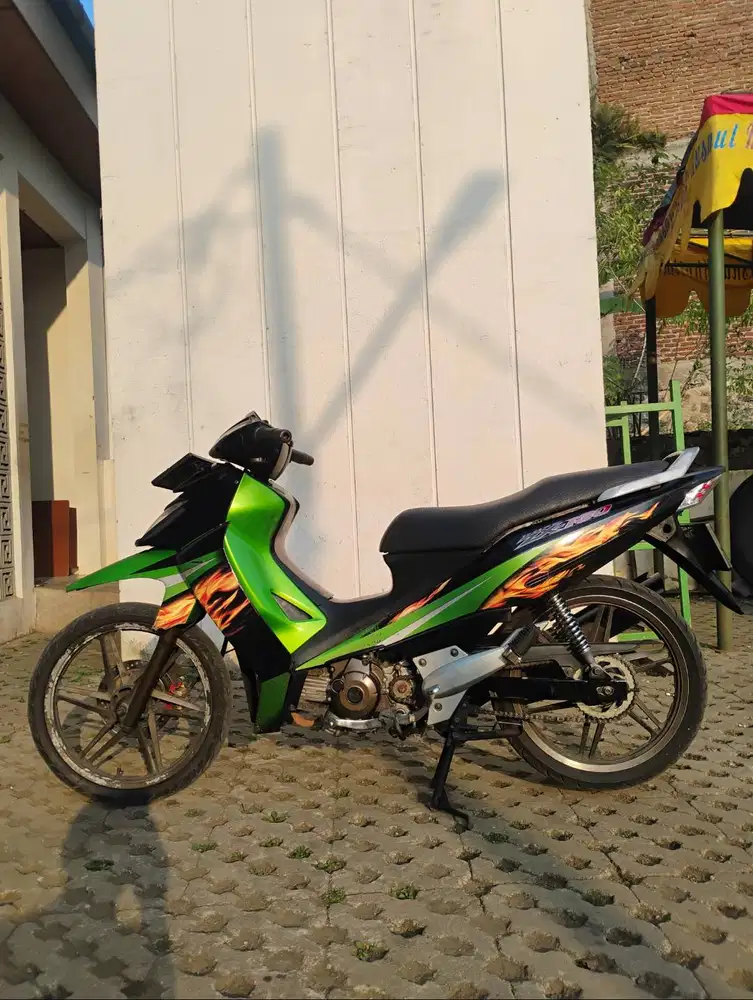 Kawasaki zx 130 kaze