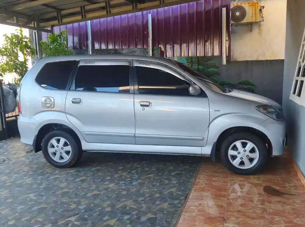 Toyota Avanza G 2009 Bensin – Tangan 1, KM Rendah