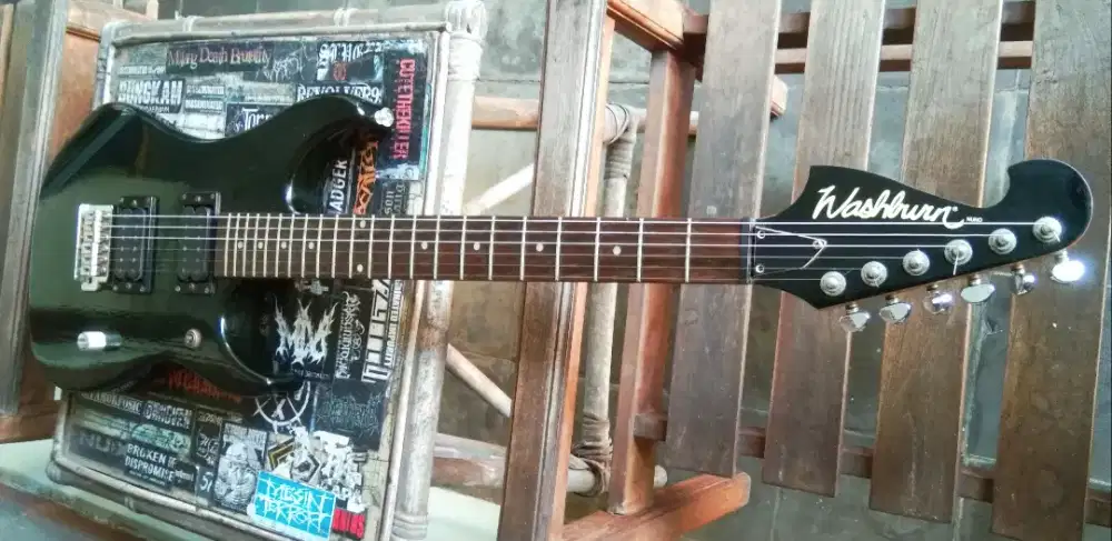 Gitar Washburn Nuno