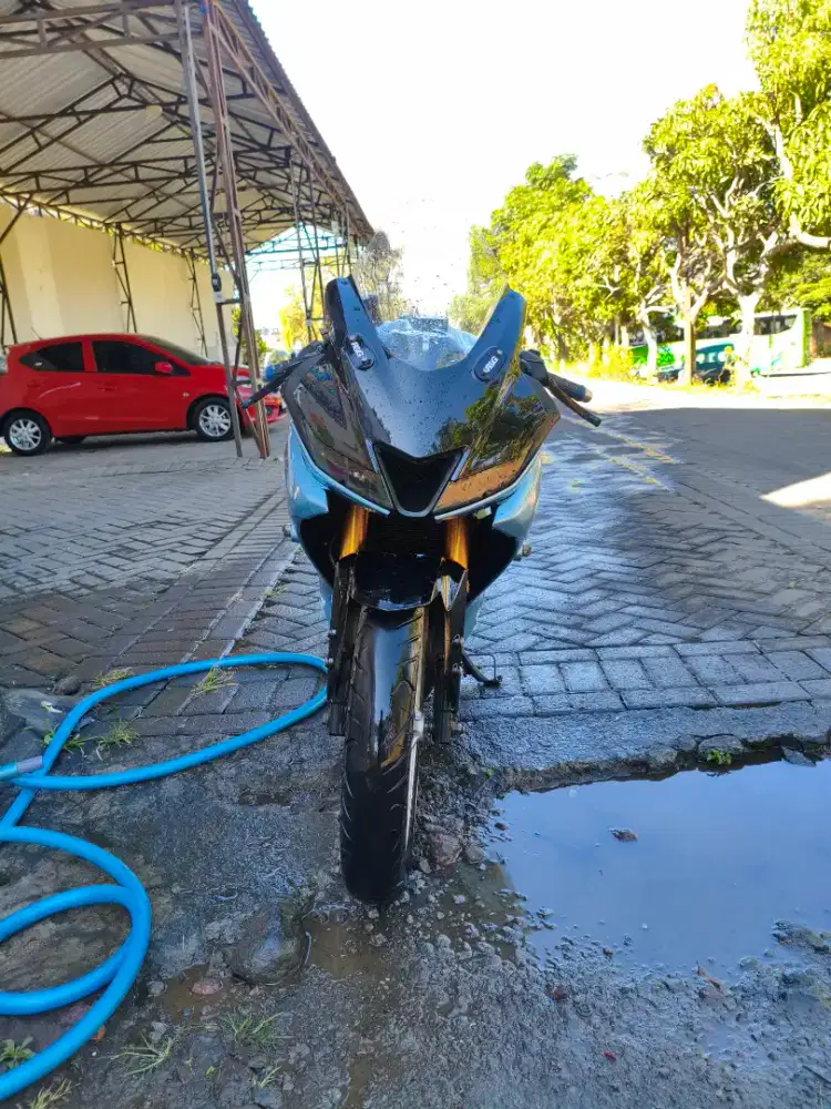 YAMAHA R15 V3 SECOND