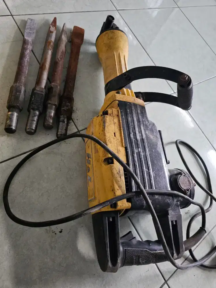 Mesin bobok beton H&L