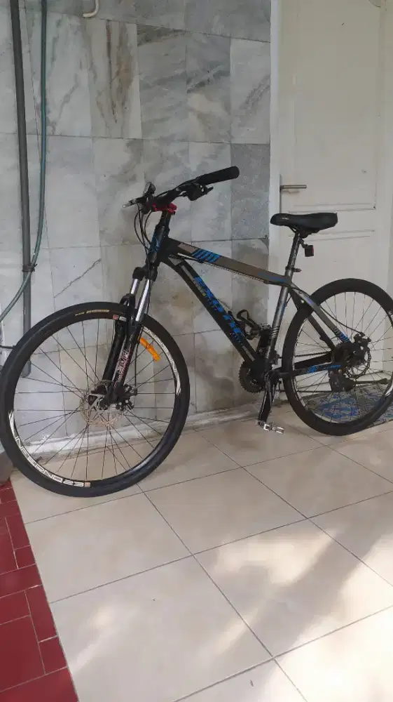 Exotic
BanMaxxis Detonator 27,5x1.50VelgRIMS Inferno23
CranksetShimano