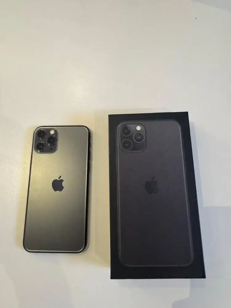 Iphone 11 pro 256gb warna ada sama