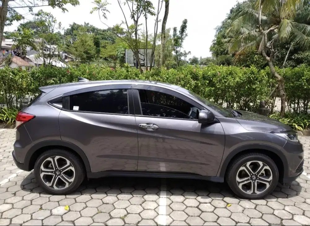 Honda HRV 1.5 E CVT 2019 Modern Steel Metalic