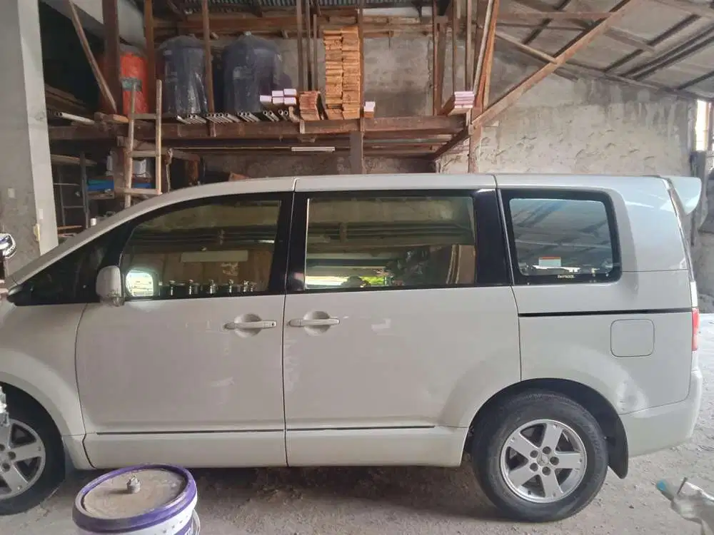 Mitsubishi Delica 2014 Bensin