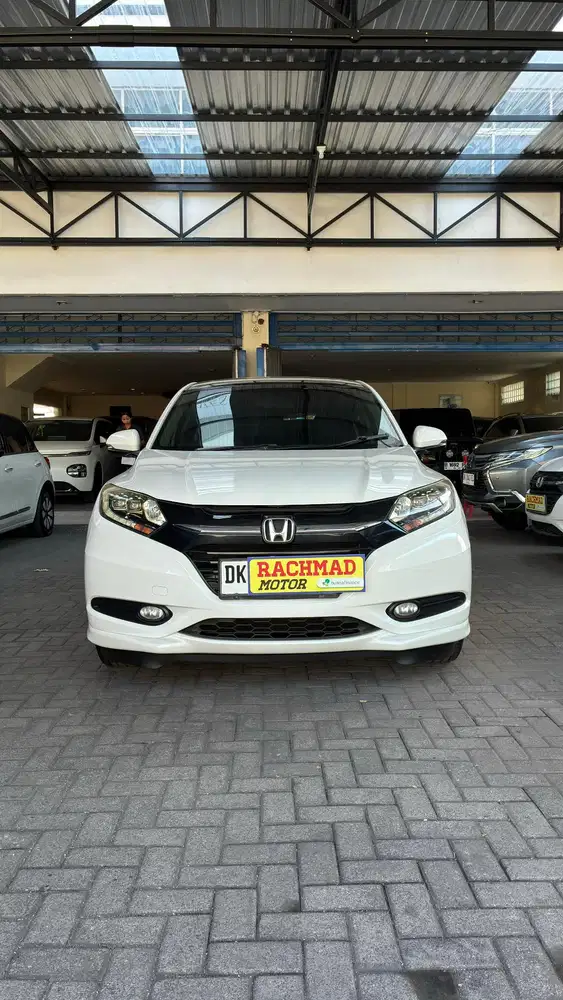 HONDA HRV PRESTIGE 1.8 PUTIH