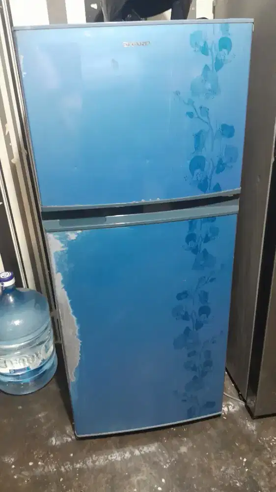 Kulkas sharp 2 pintu
