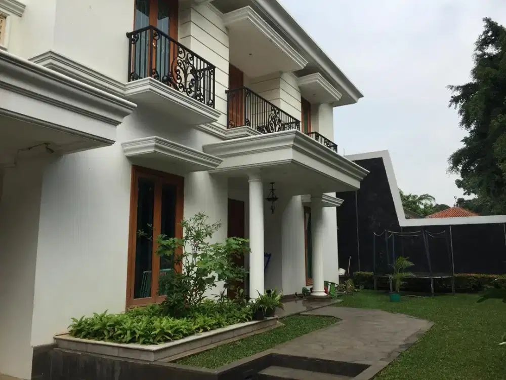 DISEWAKAN SEGERA – RUMAH BESAR & STRATEGIS DI KEMANG, JAKARTA SELATAN