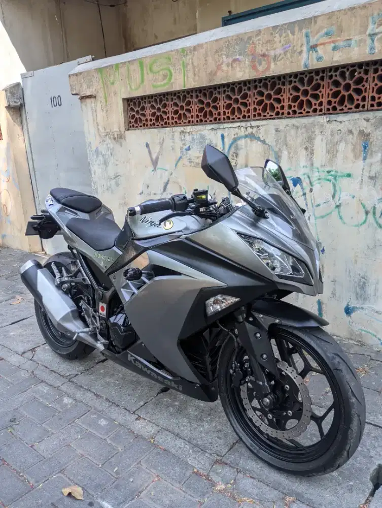 Ninja 250 FI 2013 Grey Metalik Plat AD Solo Km40Rban