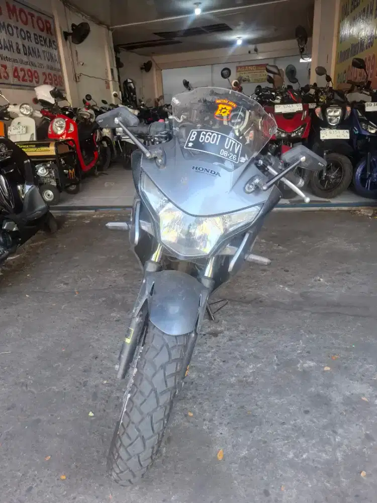 Honda CBR 250R 2011 Abu-Abu Plat B