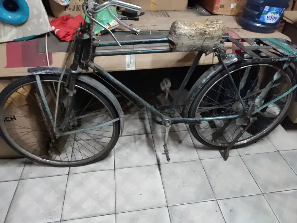 Sepeda onthel kuno