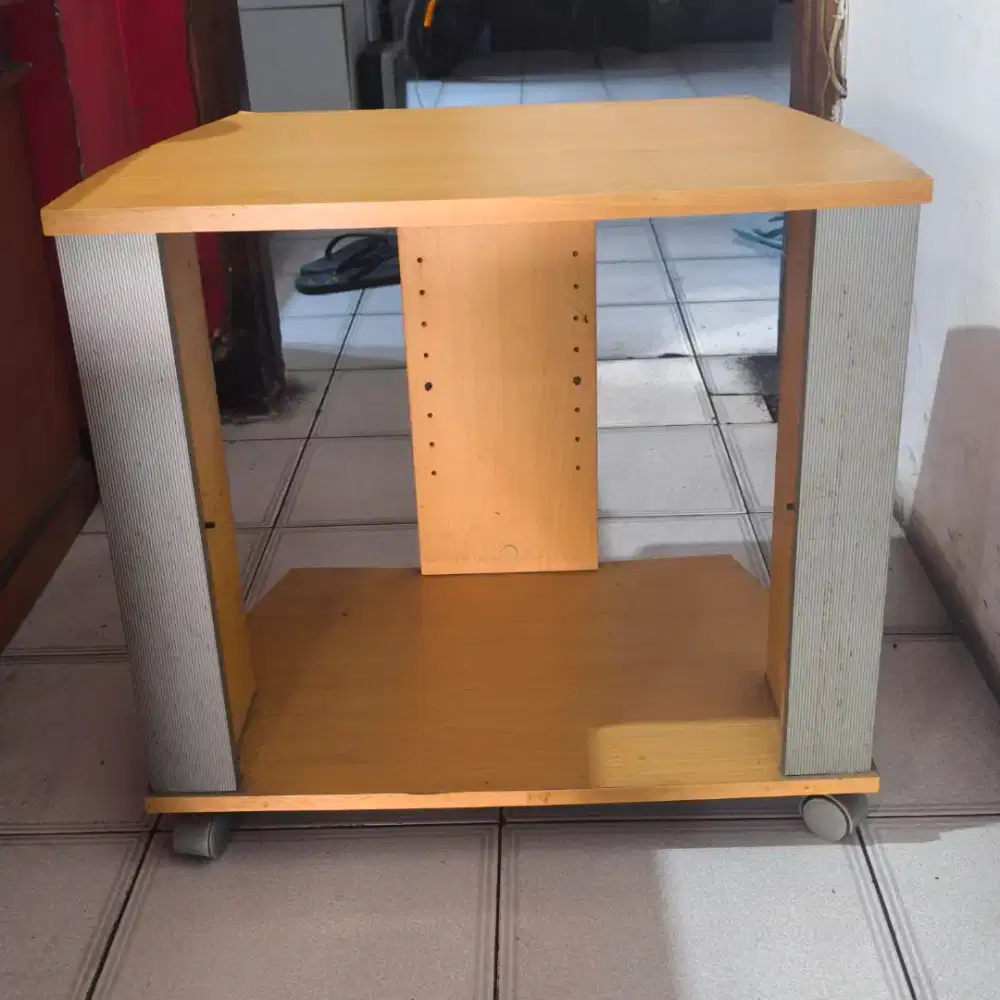 Rak TV minimalis