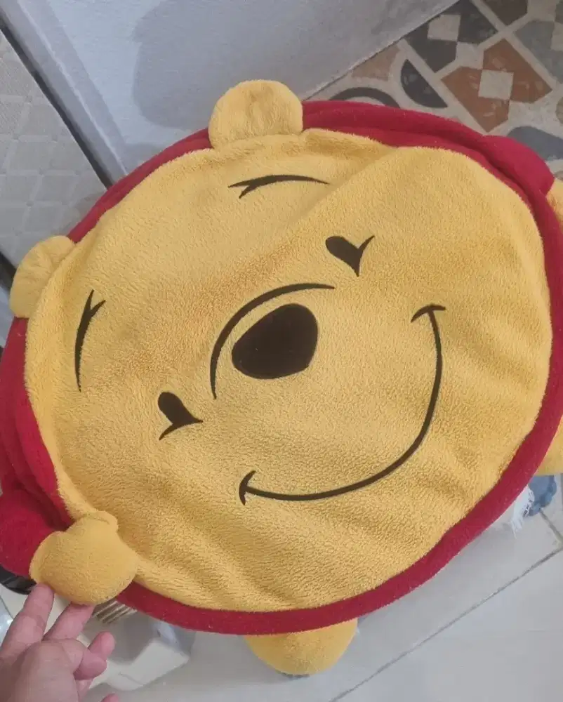 Boneka bantal POOH