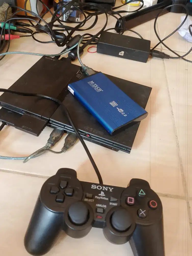 PS2 slim uda hardisk kondisi normal tinggal main..harga nego bensin