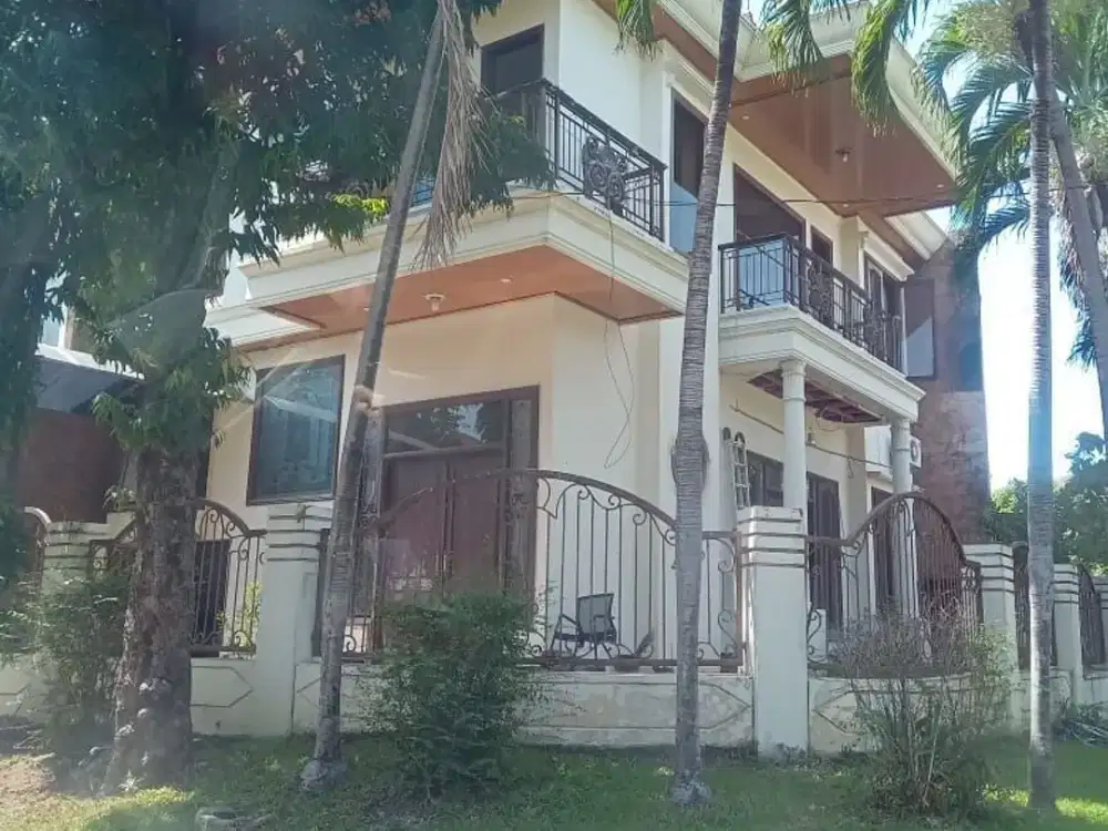 Rumah Hook Graha Family Blok Pp , Hadap Selatan & Barat , Row Jalan