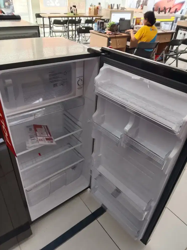 cicilan KULKAS SHARP 157L pakai akulaku