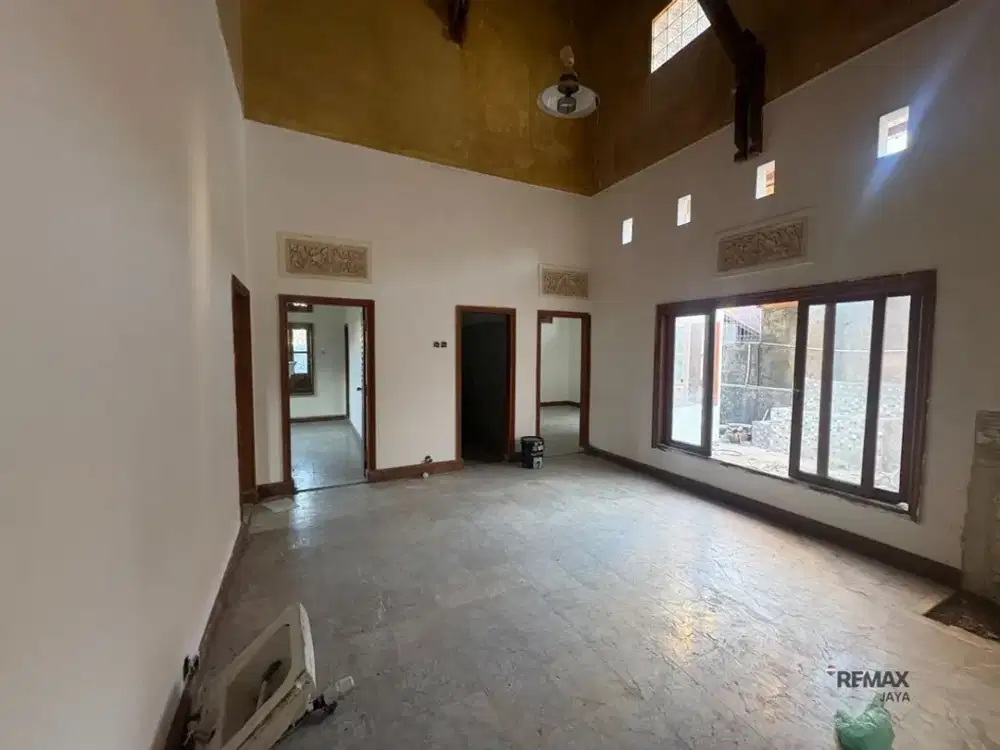 Rumah Luas 2 Lantai Disewakan di Tukad Yeh Aya, Denpasar Selatan