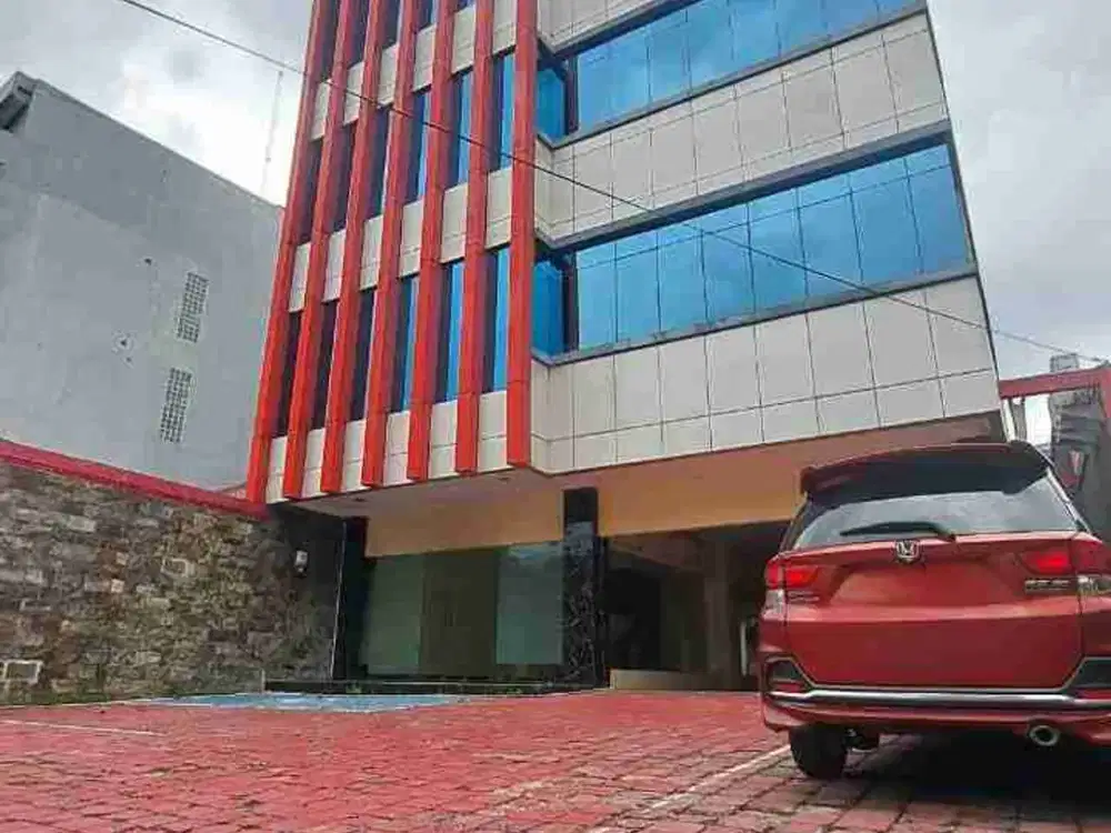 Gedung bagus, murah  5lantai siap pakai di Menteng Jakarta pusat