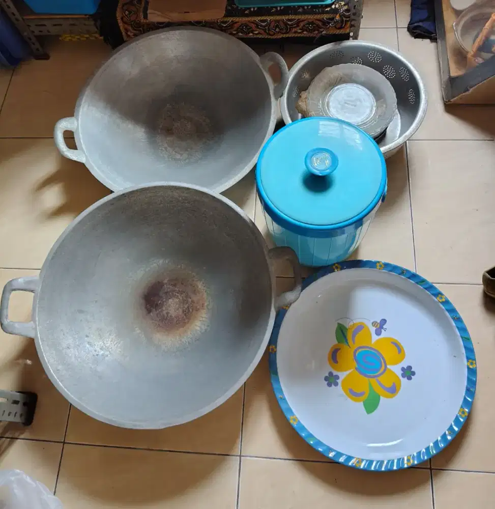 Wajan, termos nasi, tempat nasi, piring kaca, nampan