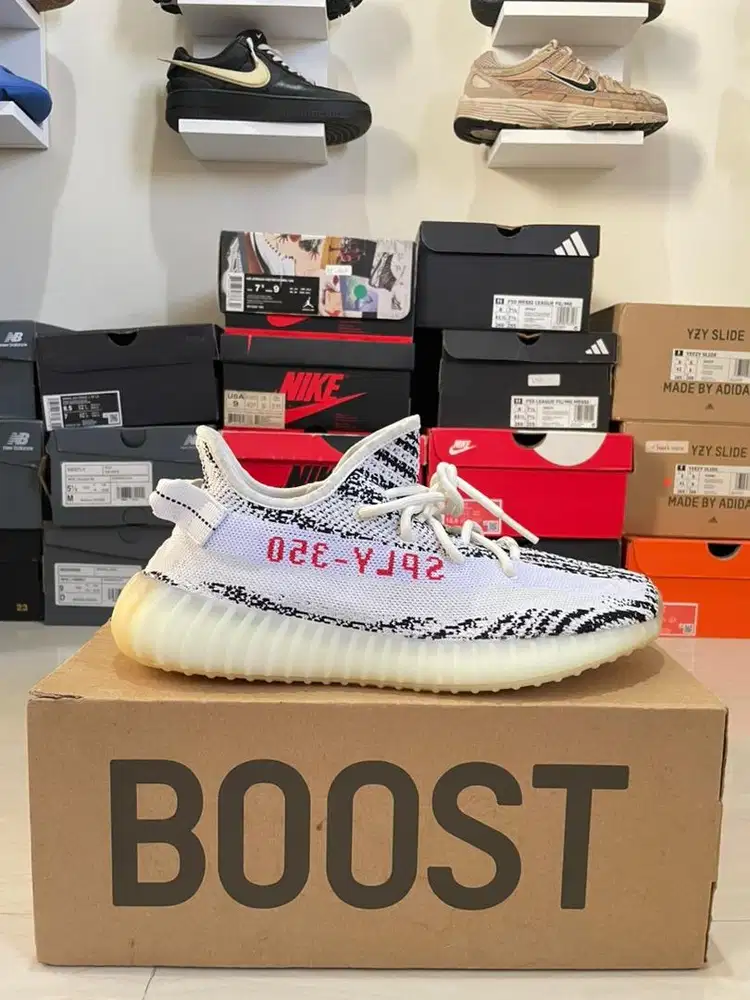 Yeezy 350 V2 Zebra (Size 44) BNIB Original 100%