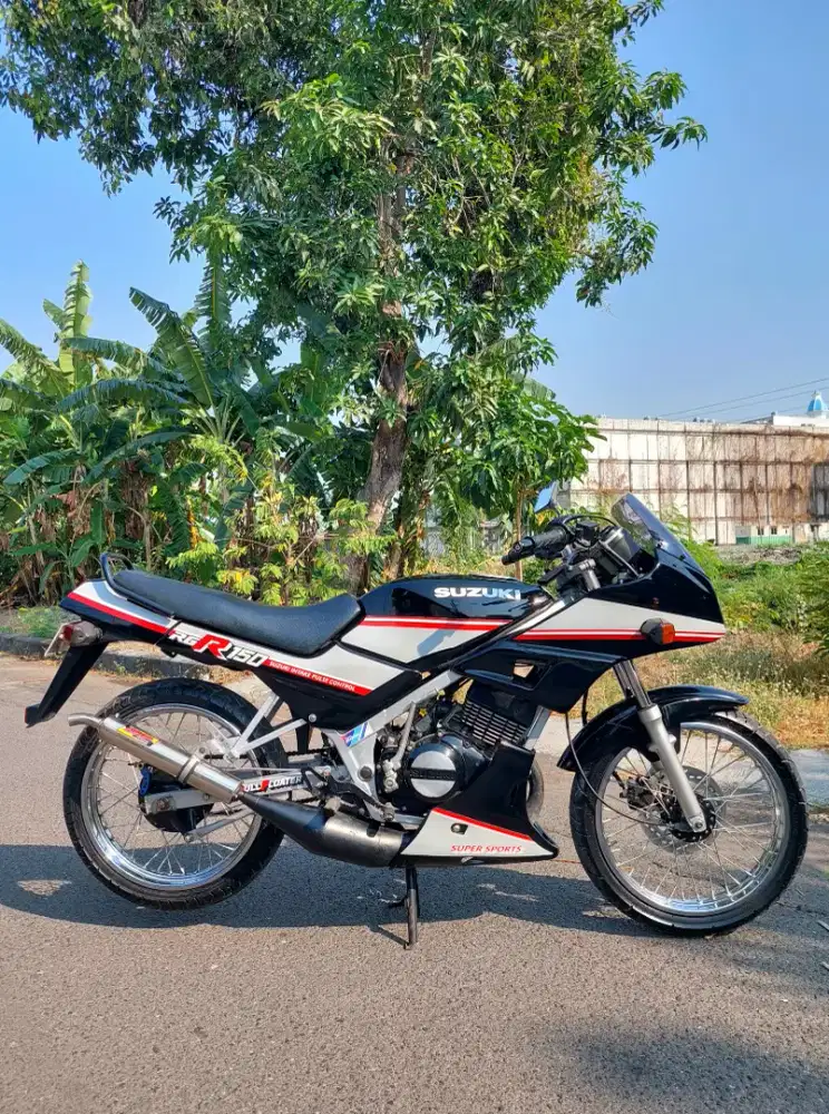 Suzuki RGR Asli Sprinter Asli Hitam