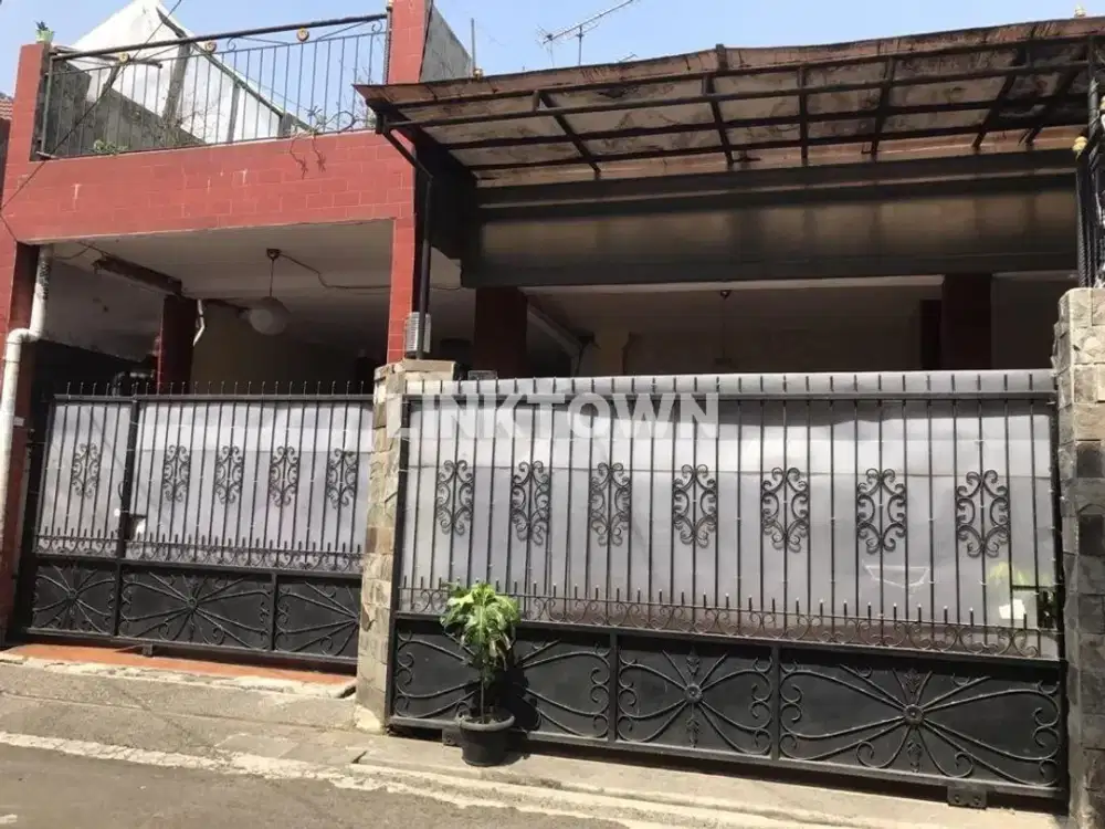 JUAL CEPAT RUMAH SIAP HUNI SEMI FURNISH CONDET JAKARTA TIMUR