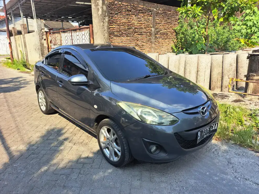 Mazda 2 R 2010 MT dp 10jt aja