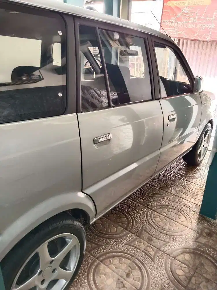 Toyota Kijang 2000 Bensin