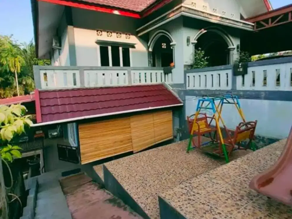 Di Jual Rumah Besar Serasa Villa