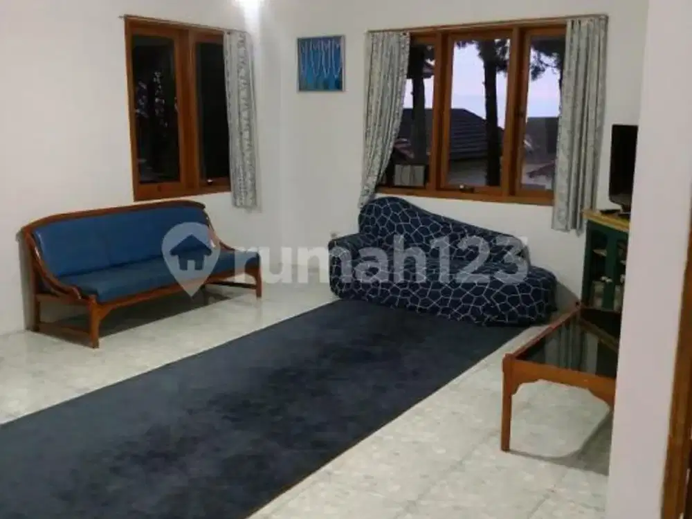 Rumah Villa di Villa Istana Bunga Parongpong Lembang