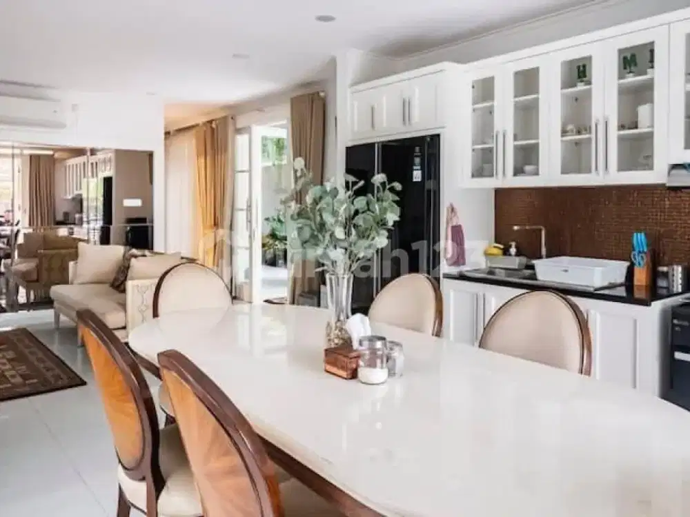 Rumah Mewah dan Cantik Lingkungan Asri Ciumbuleit