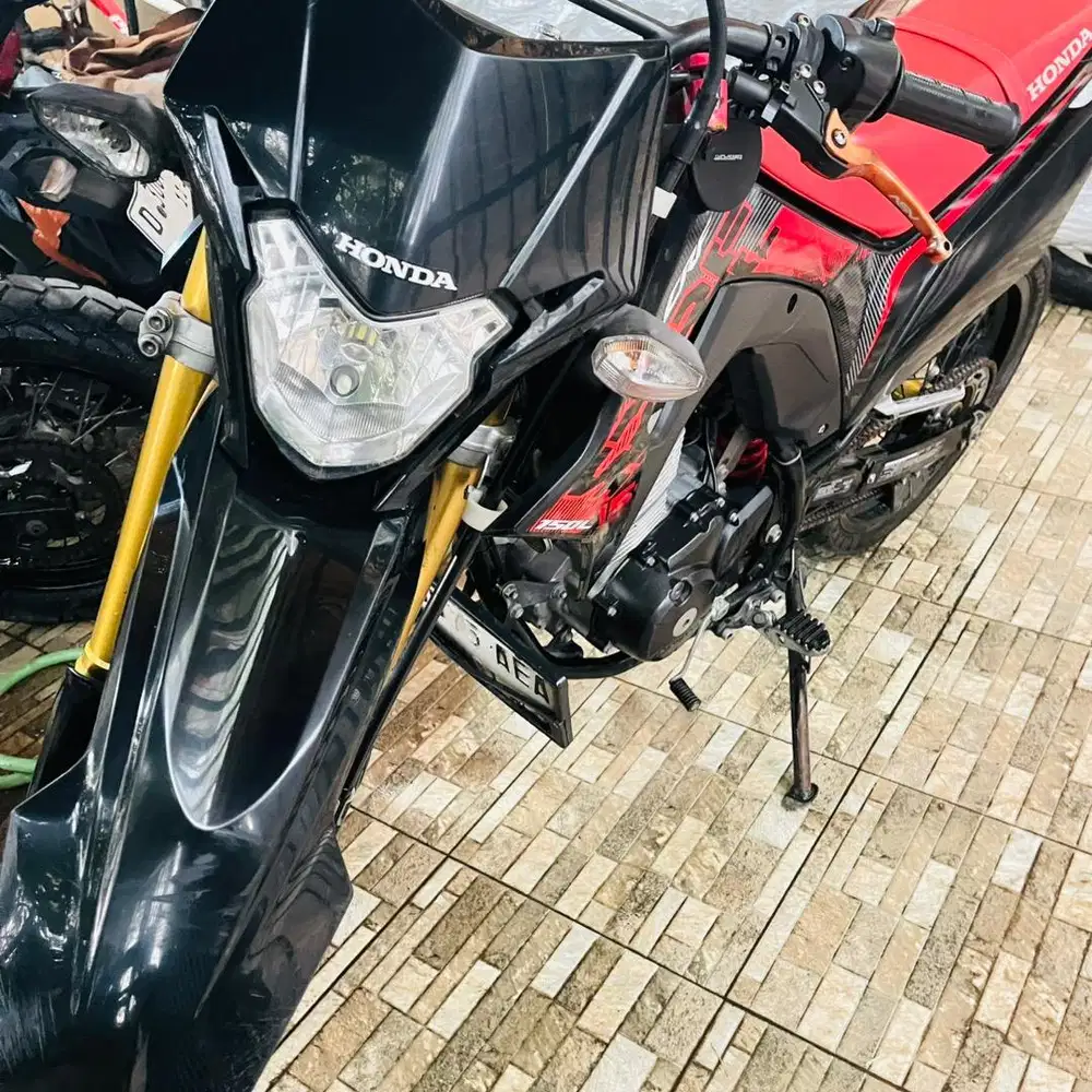 Honda  CRF 150 L  Hitam th 2022-Nik 2023