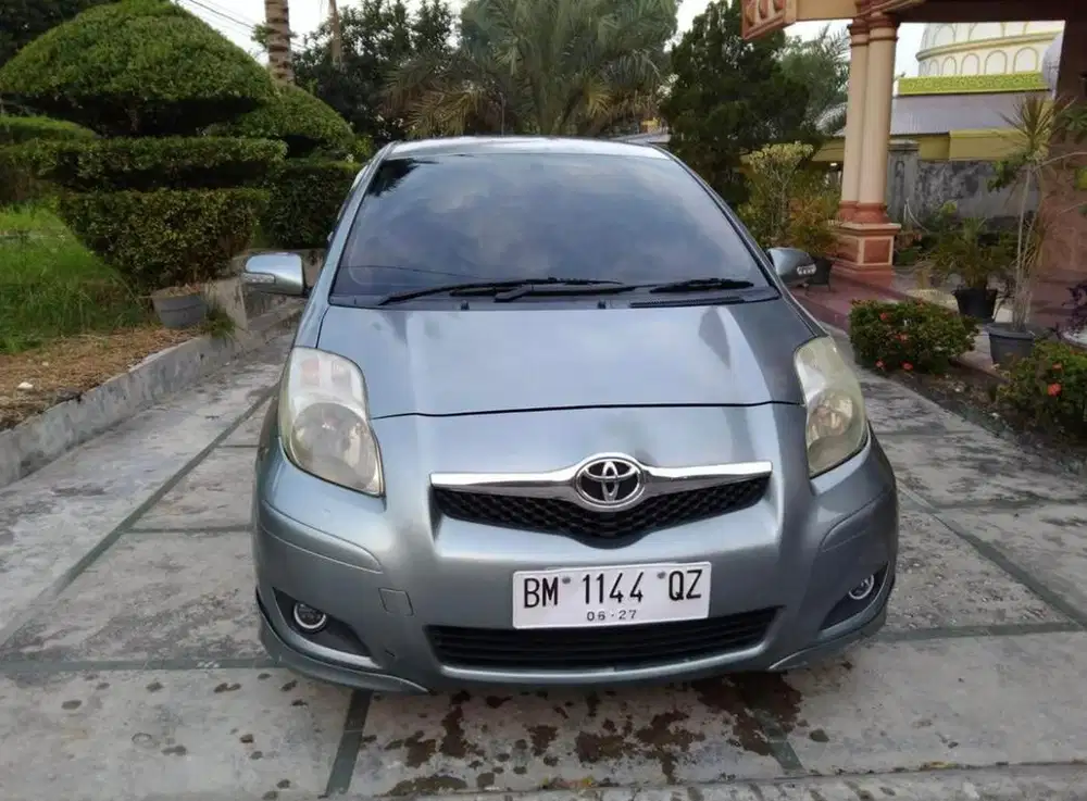 Yaris manual 2010