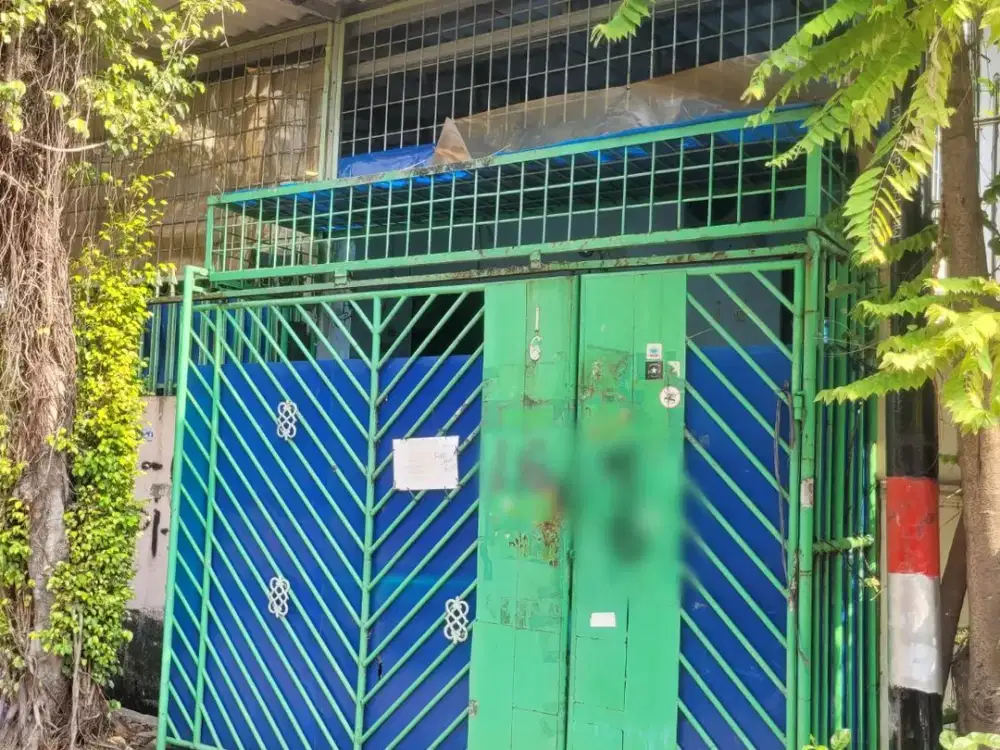 Rumah Luas Tinggi Dari Jalan 1,5 Meter Tembus 2 Jalan Komplek(Bisa Dipecah Jadi 2 Ruko ) Murah bisa Nego