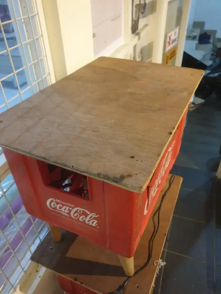 Meja cafe dari crat minuman