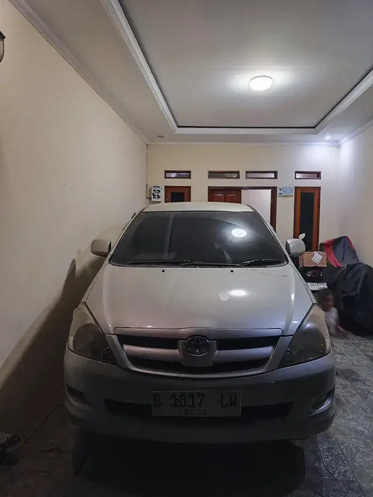 Kijang Innova MT bensin 2005