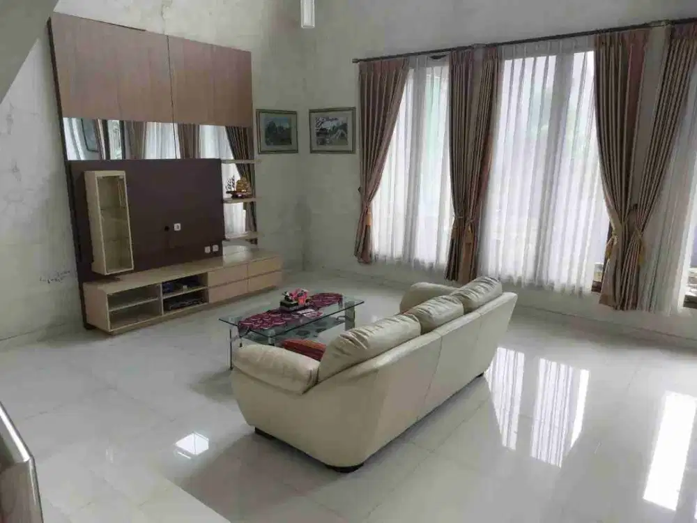 Dijual Cepat  Rumah Mewah 2 lt Full furnished Posisi Hook  di Komplek Elit Setra Duta  Bandung