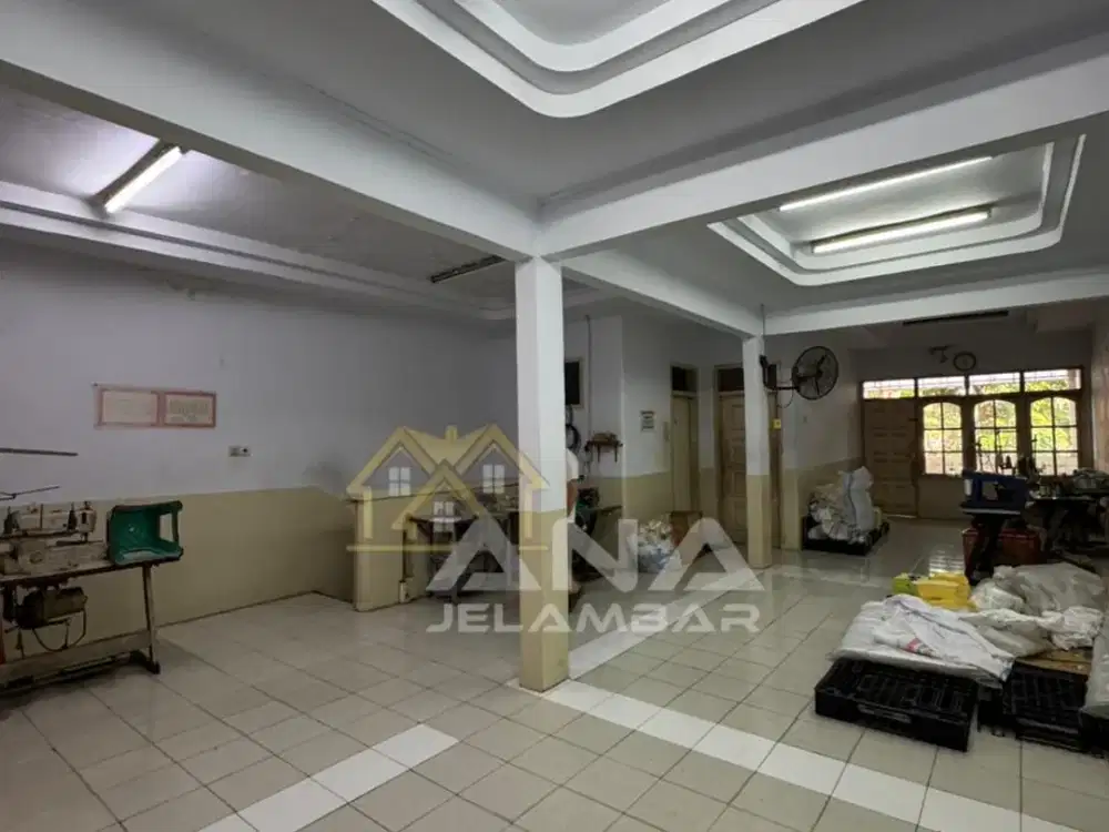 ANA RUMAH LAMA UK 6.5X20M DI KOMPLEK KAVLING POLRI JELAMBAR